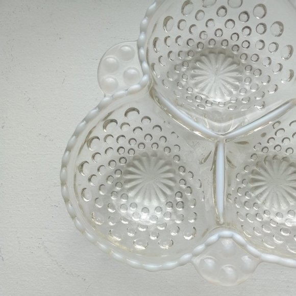 Vintage Anchor Hocking Three Section Hobnail Clear Opalescent Moonstone Dish - Picture 4 of 12